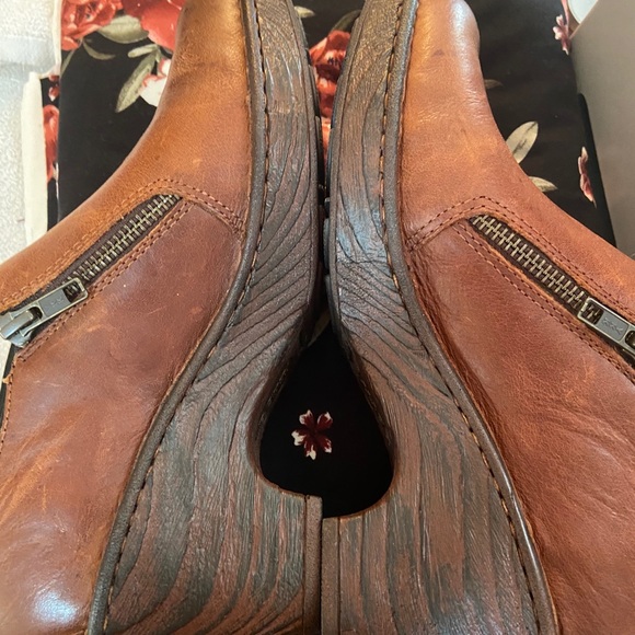 Born Clogs! Women’s 8.5 - Picture 5 of 10